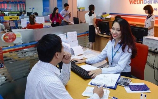 Cuối năm, ngân hàng đồng loạt giảm lãi suất cho vay
