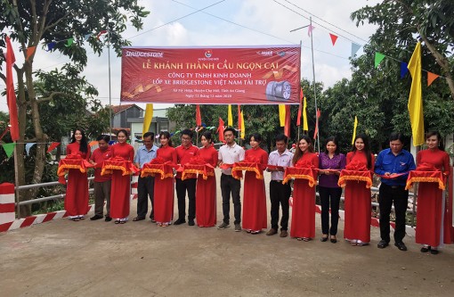 Chợ Mới khánh thành cầu Ngọn Cại