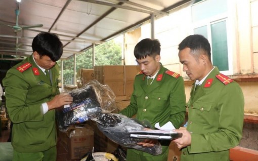 Thu giữ hơn 2.000 sản phẩm không rõ nguồn gốc ở Vĩnh Phúc