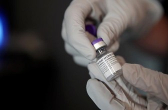FDA điều tra 5 trường hợp dị ứng sau khi tiêm vaccine Pfizer ở Mỹ