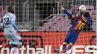Messi cân bằng kỷ lục của Pele trong ngày Barca bị Valencia cầm hòa