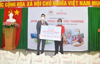 Prudential triển khai Chương trình “ATM gạo – trao gửi yêu thương” tại An Giang