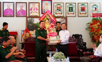 Bộ Tư lệnh Quân khu 9 thăm và tặng quà nhân dịp Giáng sinh năm 2020