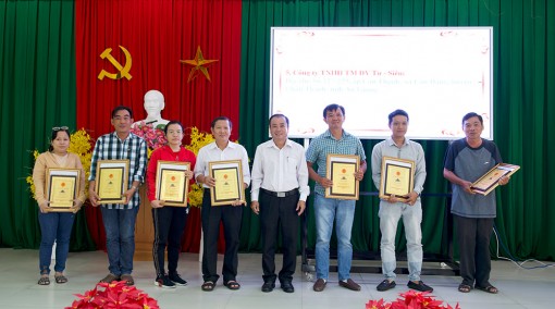 Châu Thành tuyên dương 30 tổ chức, cá nhân thực hiện tốt nghĩa vụ nộp thuế