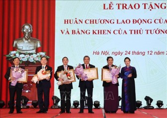 Chủ tịch Quốc hội Nguyễn Thị Kim Ngân dự Lễ trao Huân chương Lao động của Nhà nước
