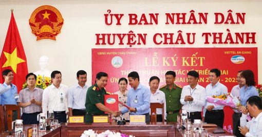 Châu Thành và Viettel An Giang ký kết thỏa thuận hợp tác về ứng dụng công nghệ thông tin và viễn thông