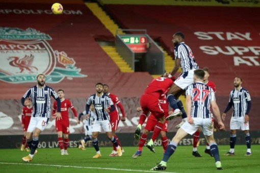 Liverpool bị chia điểm trên sân nhà