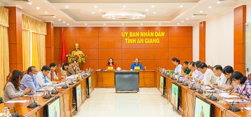 Tiếp tục đẩy mạnh toàn diện, đồng bộ và hiệu quả công cuộc đổi mới
