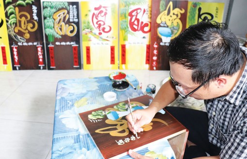 Hàng mỹ nghệ chào thị trường Tết