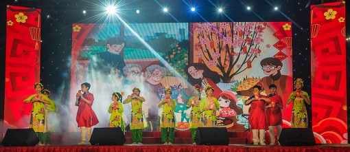 Biểu diễn Chương trình nghệ thuật dân tộc, chủ đề “Khúc ca quê hương” chào năm mới 2021