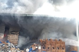 Bình Dương: Cháy xưởng 1.000m<sup>2</sup> của công ty vật liệu xây dựng