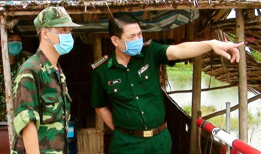 Long An: 'Căng mình' chống dịch ở biên giới