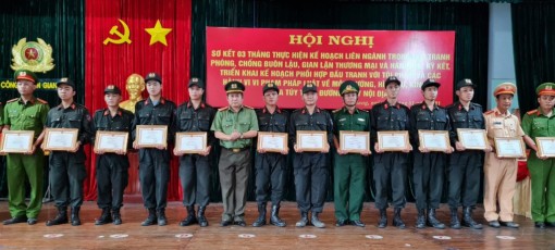 An Giang sơ kết thực hiện kế hoạch liên ngành trong đấu tranh phòng, chống buôn lậu, gian lận thương mại