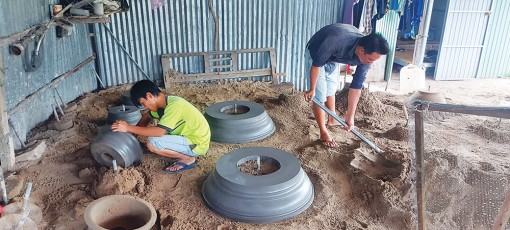 Nghề “xoay chậu” tất bật vụ Tết