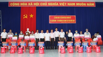 Bàn giao 20 căn nhà Đại đoàn kết cho hộ nghèo Thoại Sơn