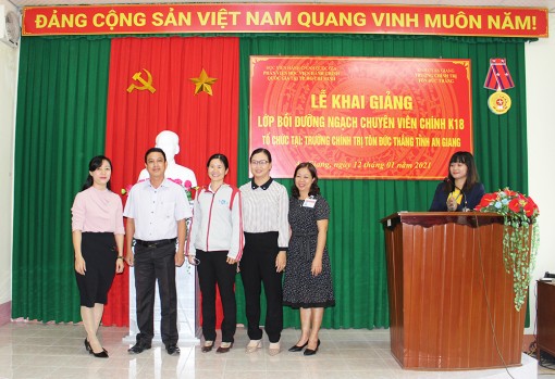 An Giang khai giảng lớp bồi dưỡng ngạch chuyên viên chính K18