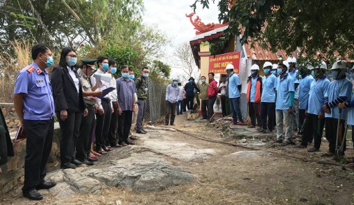 An Giang: Thi hành quyết định áp dụng biện pháp khẩn cấp tạm thời các hộ dân liên quan dự án cáp treo núi Sam
