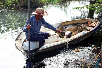Người đàn ông Sài Gòn thương dòng kênh, tình nguyện vớt rác mỗi ngày