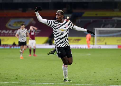 Thắng nghẹt thở Burnley, MU leo lên đầu bảng