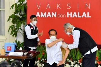 Indonesia bắt đầu tiêm đại trà vaccine ngừa COVID-19