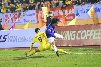 Khởi tranh V-League 2021: Hà Nội bước hụt 'ngỡ ngàng' trước Nam Định
