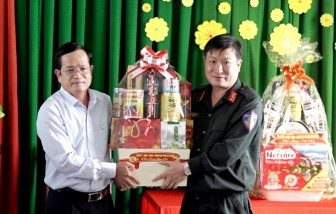 Phó Chủ tịch HĐND tỉnh An Giang Đỗ Tấn Kiết thăm, chúc Tết các gia đình chính sách huyện Châu Thành