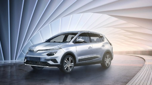 VinFast ra mắt 3 dòng ô tô điện thông minh