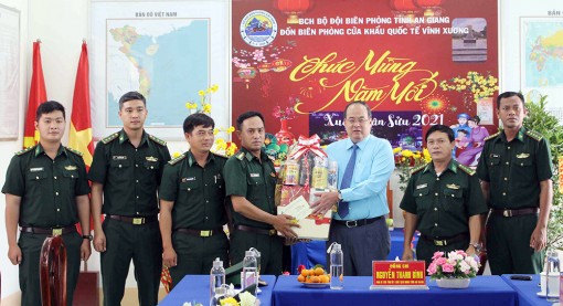 Chủ tịch UBND tỉnh An Giang Nguyễn Thanh Bình thăm, chúc Tết Đảng bộ, chính quyền và nhân dân TX. Tân Châu