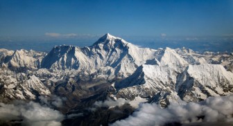Độ cao đỉnh núi Everest đã thay đổi?