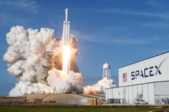 SpaceX phóng số lượng vệ tinh kỷ lục