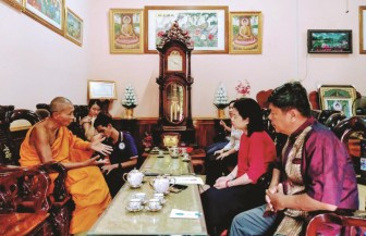 Người nặng lòng với văn hóa dân tộc thiểu số Khmer