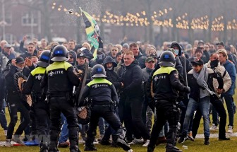 COVID-19: Hà Lan xét xử 6 đối tượng bạo loạn phản đối lệnh giới nghiêm