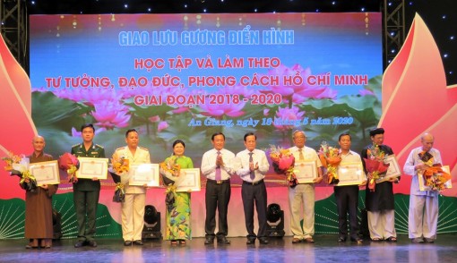 An Giang đẩy mạnh học tập và làm theo tư tưởng, đạo đức, phong cách Hồ Chí Minh