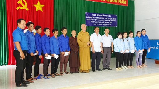 Tổ chức chương trình “Xuân yêu thương” cho trẻ mồ côi, người già neo đơn, các phạm nhân và học viên cai nghiện ma túy