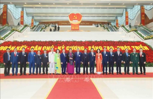 Nêu cao tinh thần trách nhiệm, chọn đúng cán bộ đủ đức, đủ tài