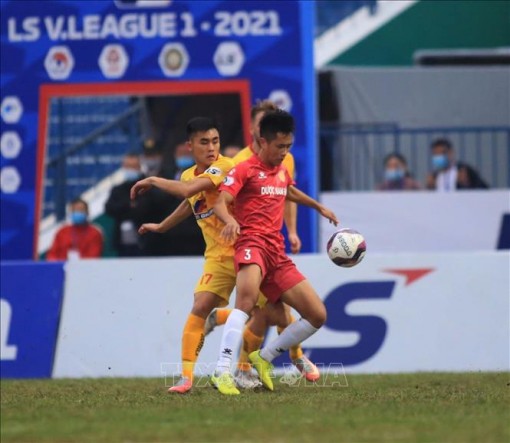 Tạm dừng V.League 2021 từ vòng 4
