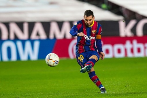 Messi ghi siêu phẩm, Barca chiếm ngôi nhì của Real