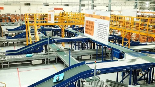 'Nhu cầu vận chuyển hàng hóa dịp Tết Nguyên đán tăng gấp đôi'
