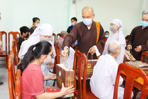 Ấm áp Chương trình “Xuân yêu thương” năm 2021