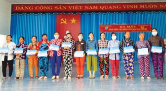 Nâng cao ý thức đảm bảo an toàn giao thông cho người kinh doanh gian hàng lưu động