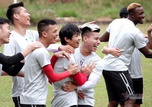 Công Phượng lại rộ xuất ngoại: Ở nhà với bầu Đức, thầy Sắc thôi