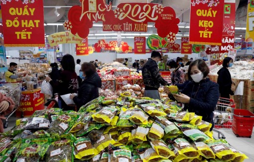 Tết Nguyên đán Tân Sửu 2021: Hàng hóa Tết dồi dào nhưng sức mua yếu