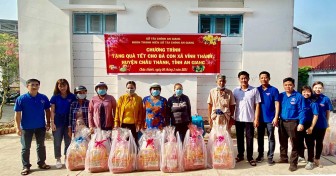 Sở Tài chính An Giang tặng 300 phần quà Tết cho người nghèo ở Châu Thành