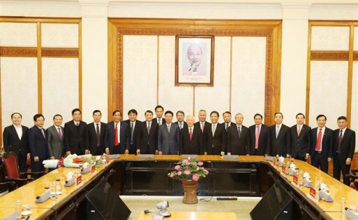 Tổng Bí thư, Chủ tịch nước Nguyễn Phú Trọng trao Quyết định phân công Ủy viên Bộ Chính trị