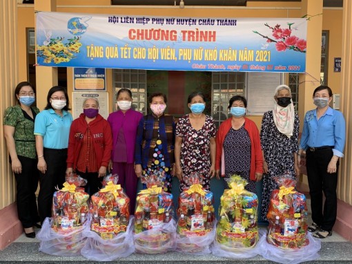 Châu Thành: Nhiều hoạt động chăm lo phụ nữ nghèo dịp Tết