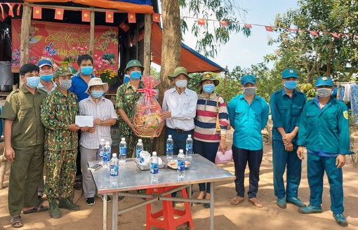 Doanh nghiệp An Giang đồng hành cùng các chốt biên giới