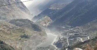 14 người đã thiệt mạng trong vụ lũ quét do vỡ sông băng ở dãy Himalaya