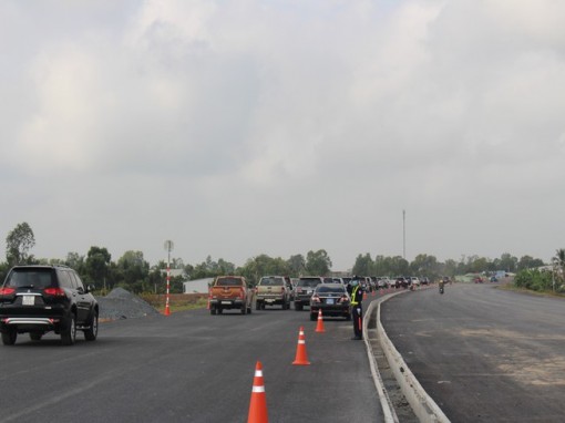 Không cho phương tiện lưu thông ban đêm trên cao tốc Trung Lương - Mỹ Thuận