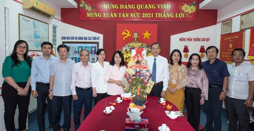 Phó Bí thư Thường trực Tỉnh ủy Lê Văn Nưng thăm, chúc Tết  Báo An Giang