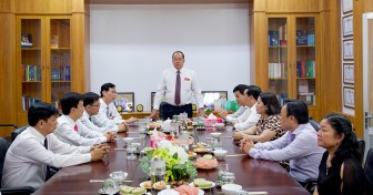 Chủ tịch UBND tỉnh An Giang Nguyễn Thanh Bình chúc Tết ngành tài chính